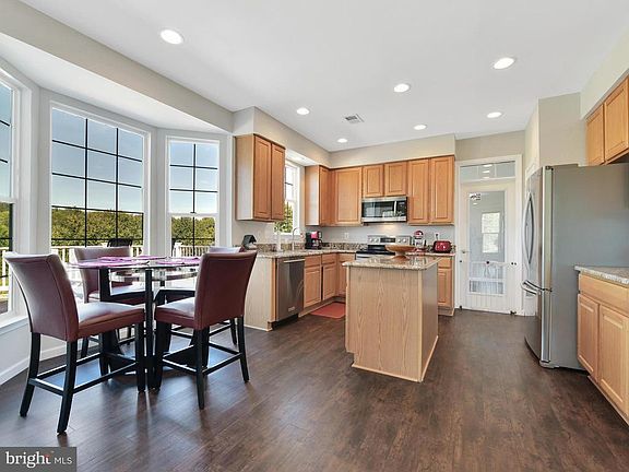 4th image of 21337 Village Green Cir