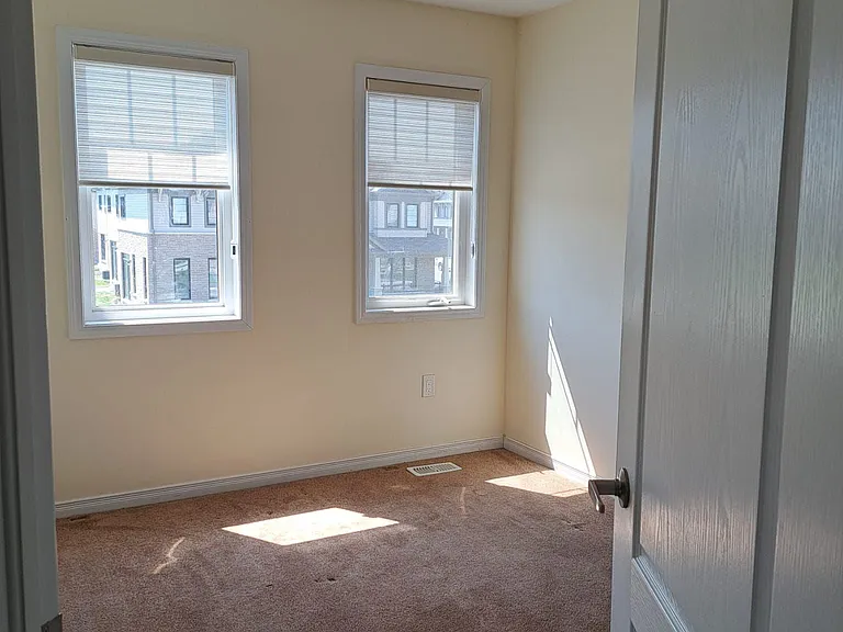 300 Bedrock Dr — Photo 15