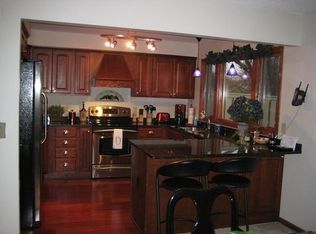 10323 Scarborough Rd, Bloomington, MN 55437