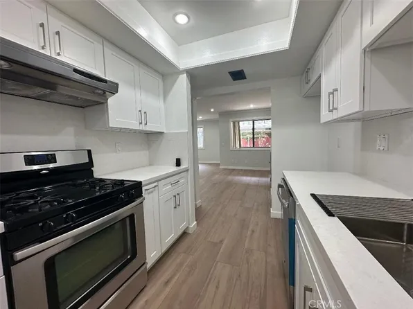 330 Burchett St Unit 102, Glendale, CA 91203