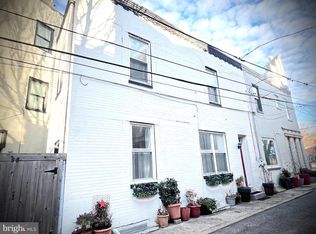 512 Fitzwater St #R, Philadelphia, PA 19147