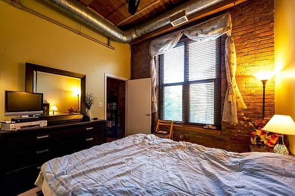 1330 W Monroe St #204 — Photo 14
