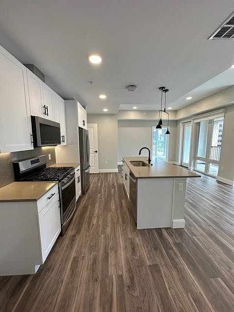 1st image of 1962 Market St #602