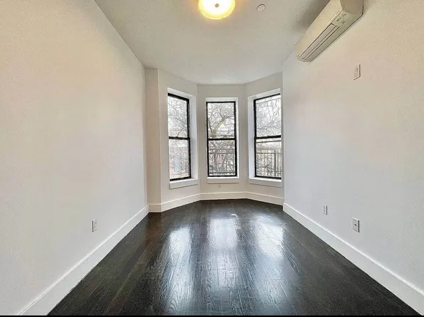 519 Eastern Parkway image 6 of 12