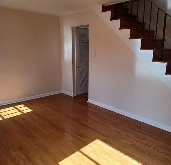 204 E Whitlock Ave #1 — Photo 3
