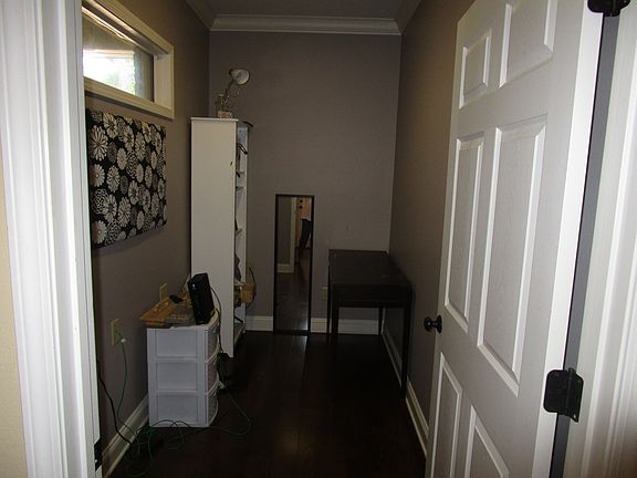 5th image of 10 Asbury Dr