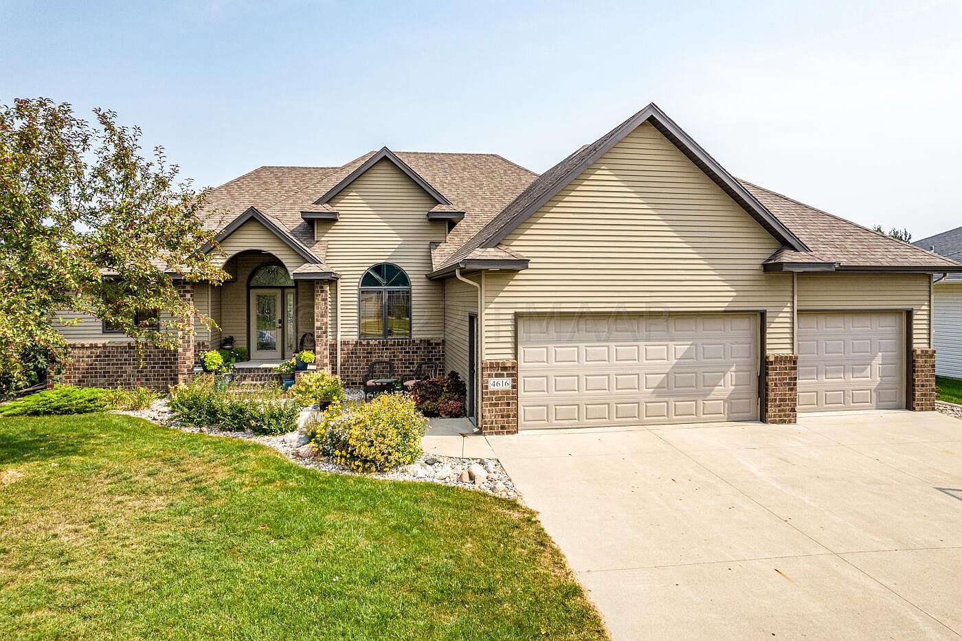 4616 Hunters Point, Moorhead, MN 56560 Zillow