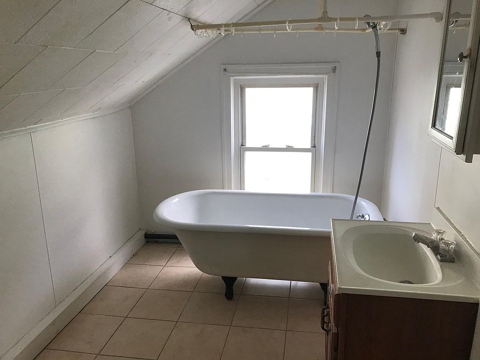 2nd image of 21 Center St #2C