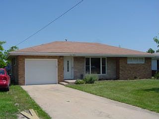 1st image of 320 W Waupansie St