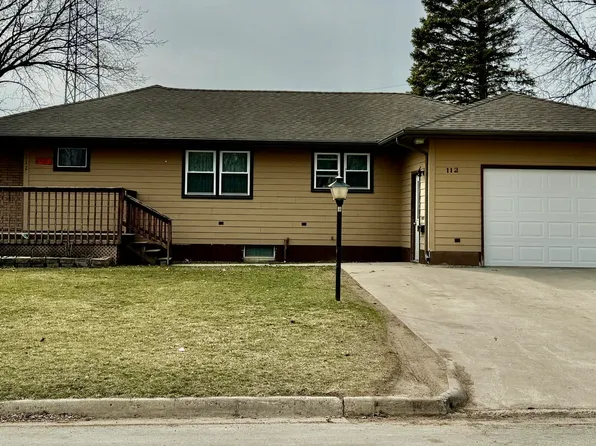 112 Randall Dr, Milbank, SD 57252