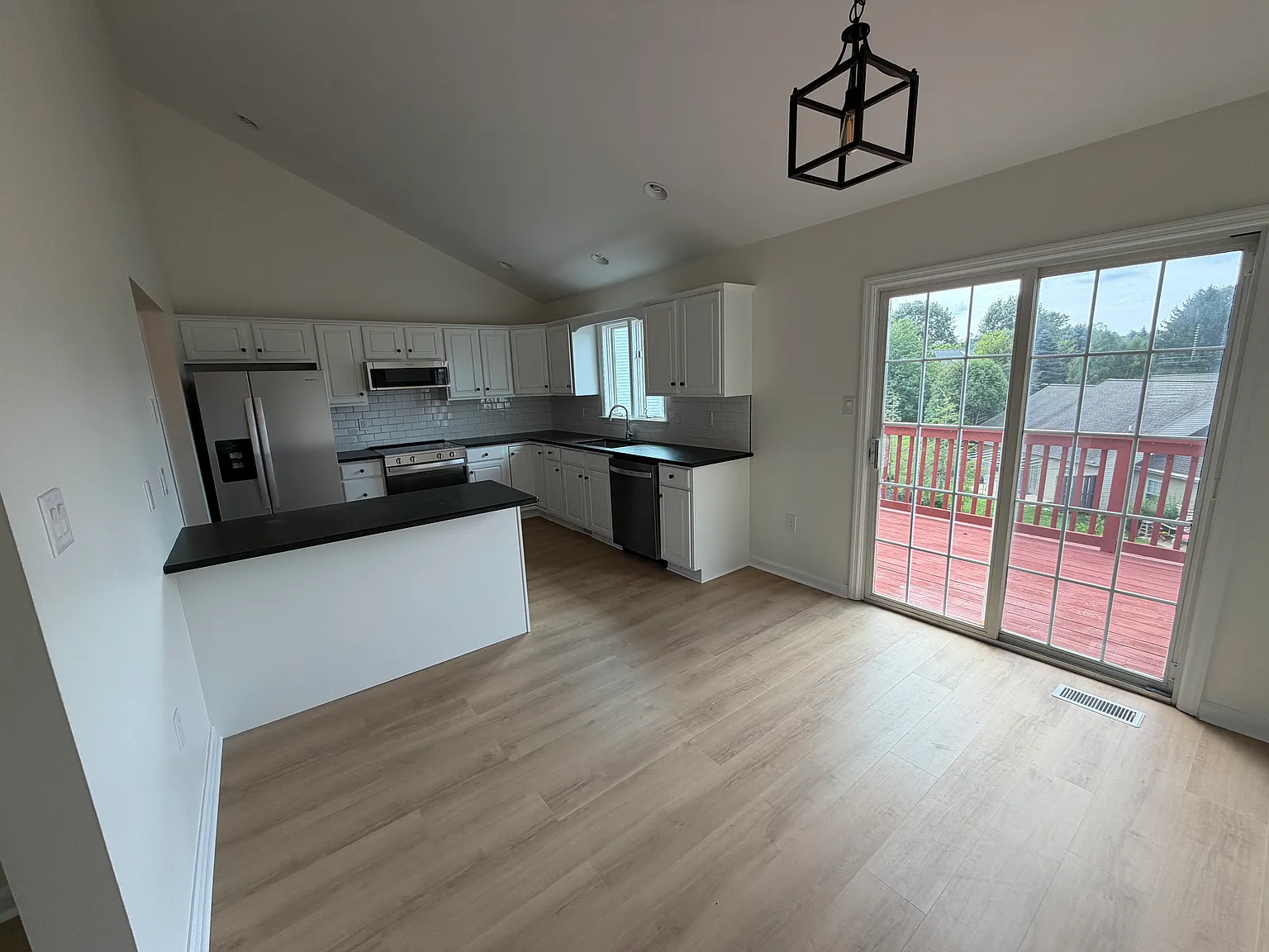 2 bed, 2.5 bath, 1168 sqft, $2,175 — Photo 3