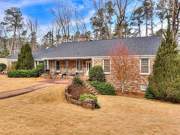 2nd image of 3055 Hillsdale Drive