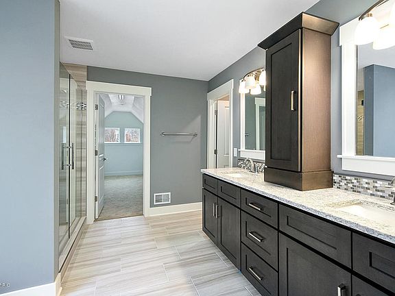 2nd image of 2855 Provin Oaks Ct NE #5
