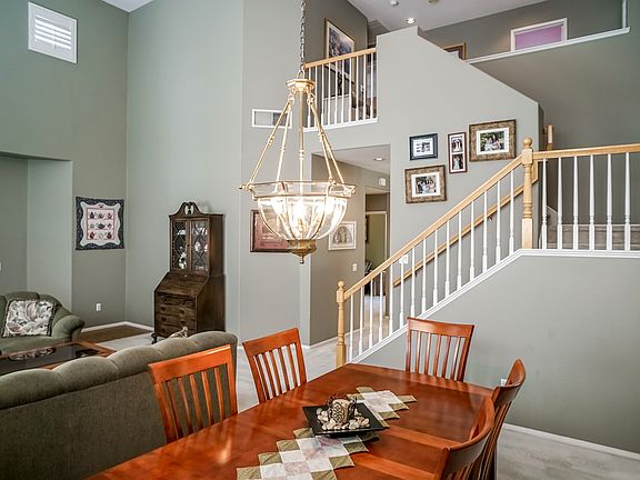 2nd image of 27618 Woodfield Pl