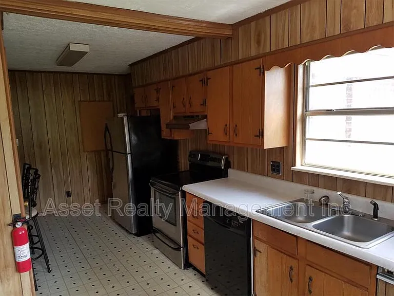 102 Eastwood Dr #1 — Photo 6