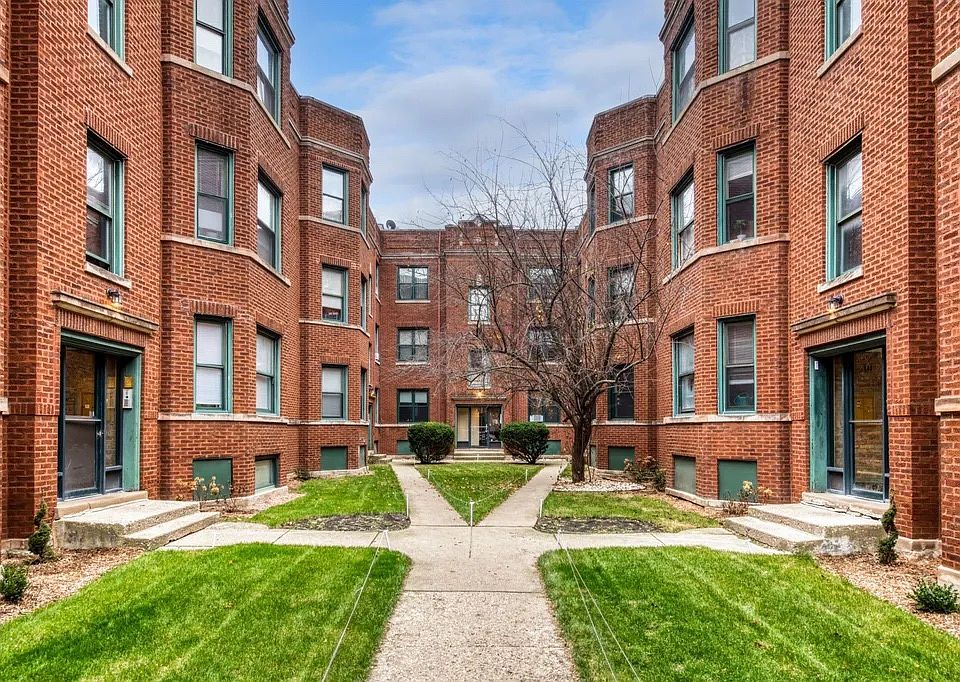 1st image of 841 W Cornelia Ave #849-2N