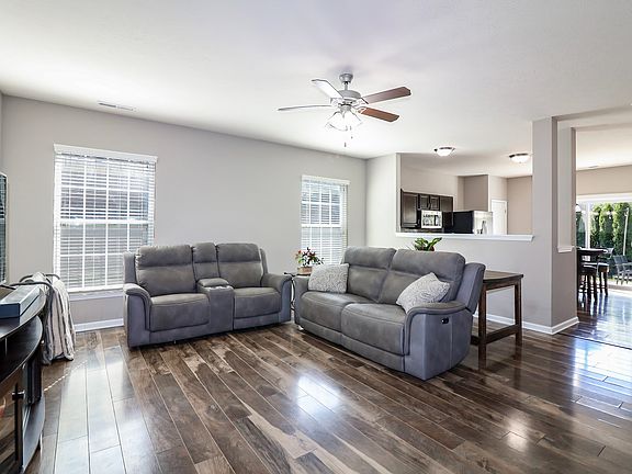 4th image of 11815 Avedon Dr