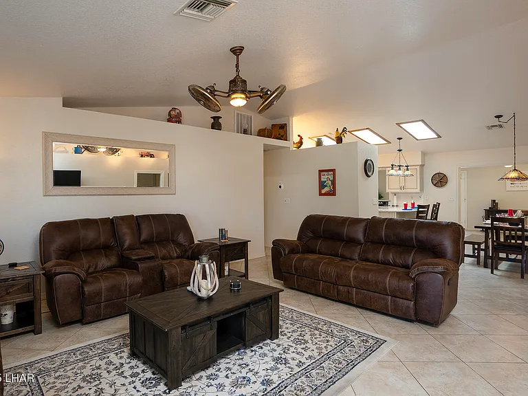 2906 Daytona Ave — Photo 33