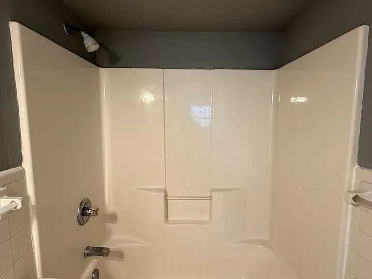 558 E Main St #3 — Photo 1
