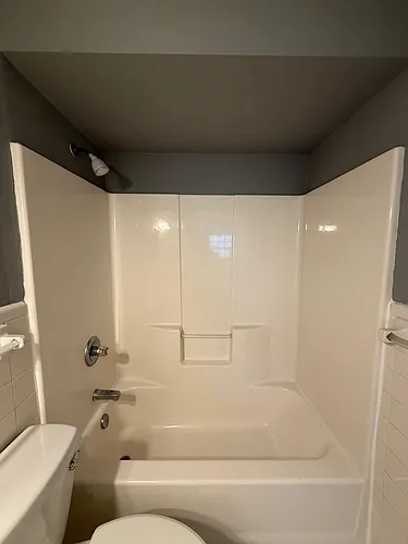 558 E Main St #3 Photo 1