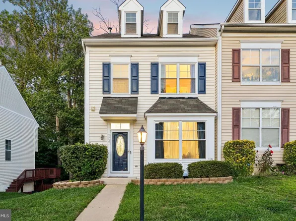 3942 Hartlake St, Woodbridge, VA 22192