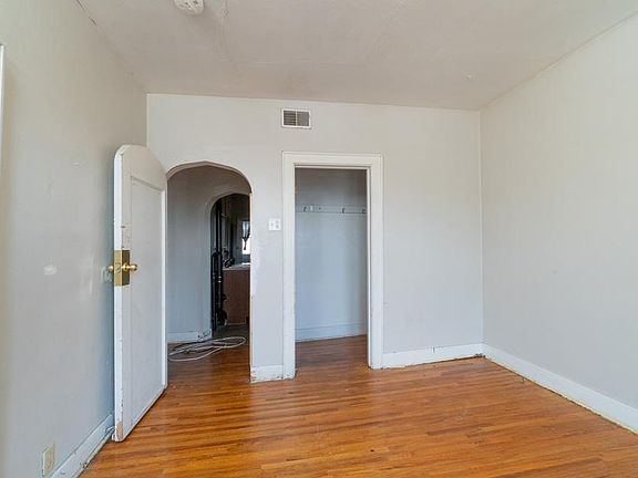2nd image of 2022 1/2 College St