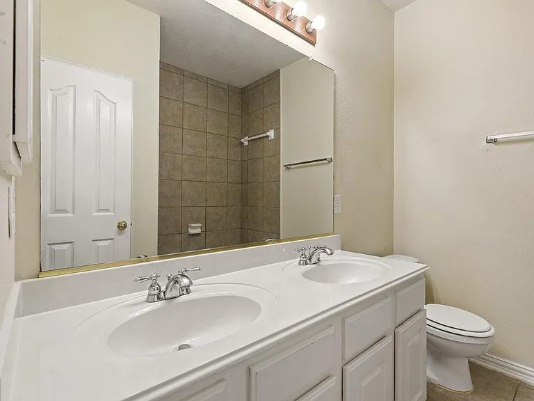 6642 Redberry Glen Ln — Photo 22