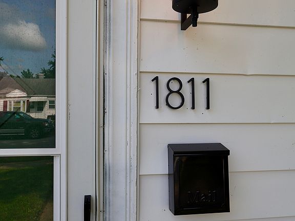 5th image of 1811 N 27th St