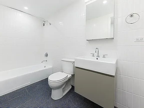 5th image of 561 Amsterdam Ave #13D