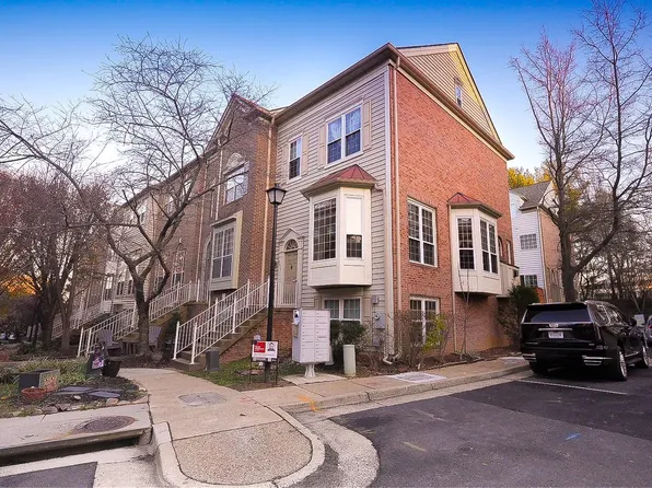 6012 Ricketts Walk, Alexandria, VA 22312