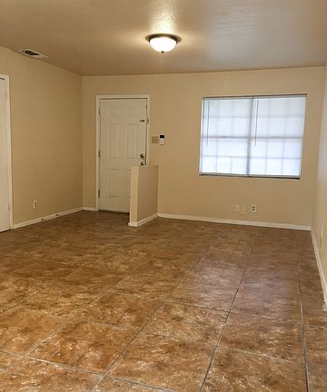 4th image of 4810 Casa Manana St