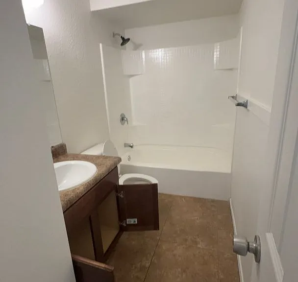 926 & 934 W 8th Pl — Photo 20