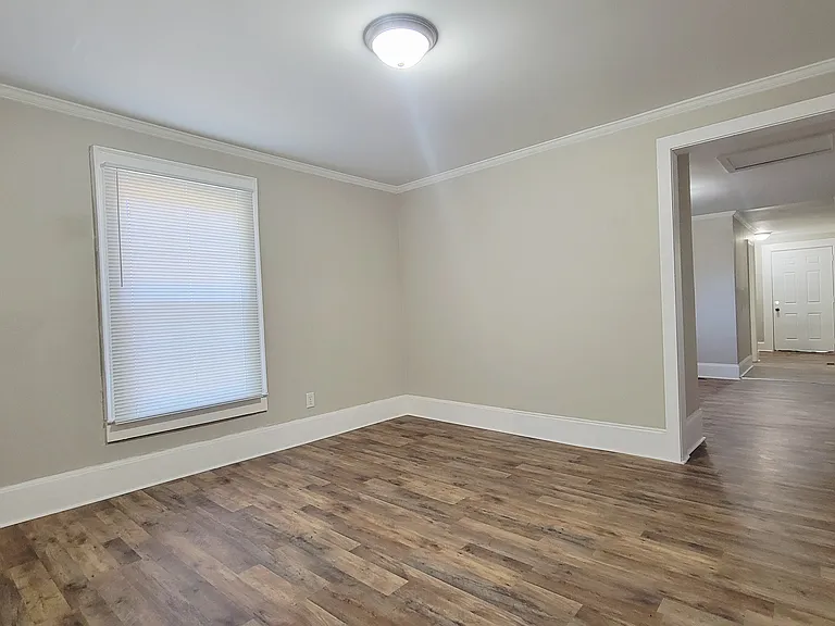 421 Carolina Ave — Photo 3