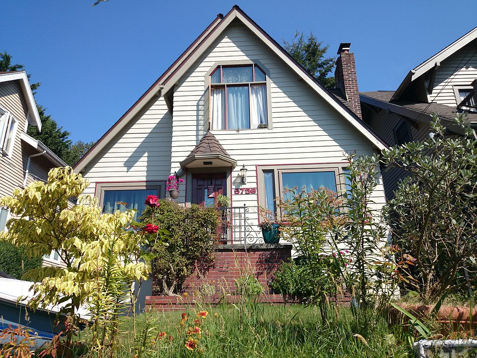 2nd image of 5758 27th Ave NE