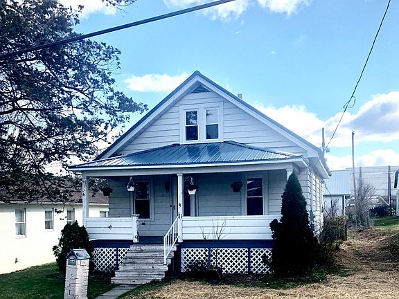 2nd image of 489 Bayard St S