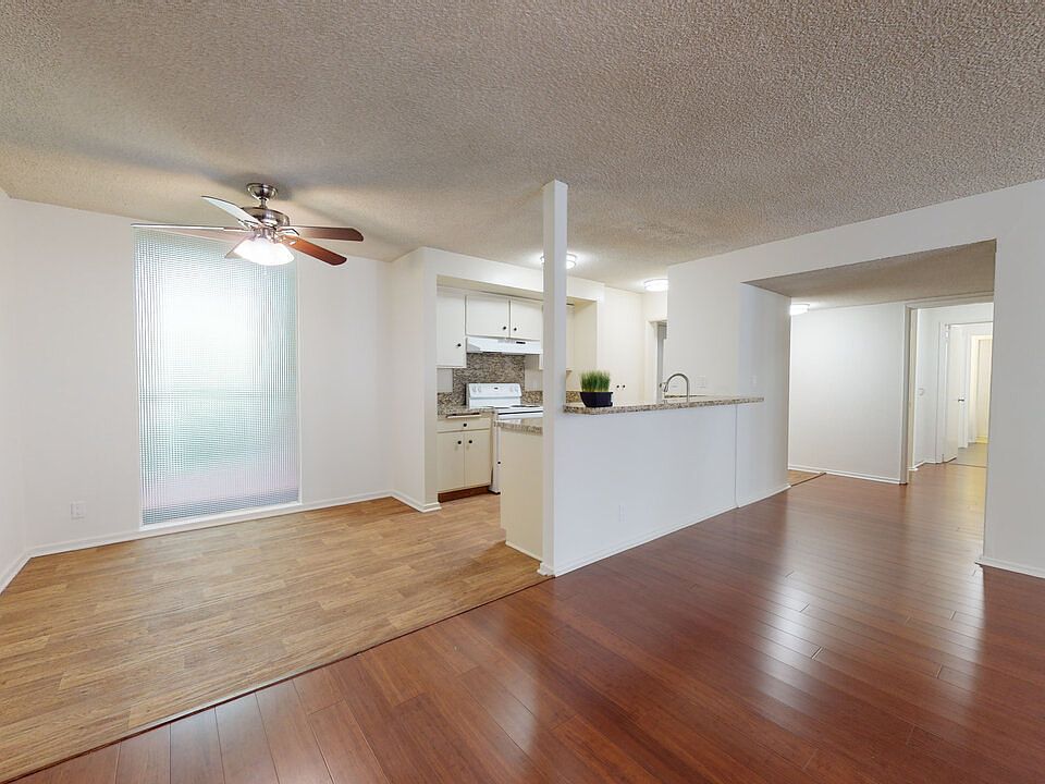 1st image of 11946 Montana Ave APT 203