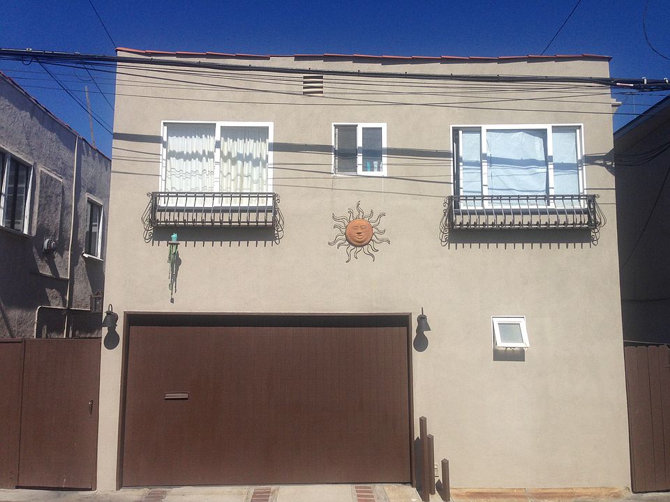 Front of house west facing