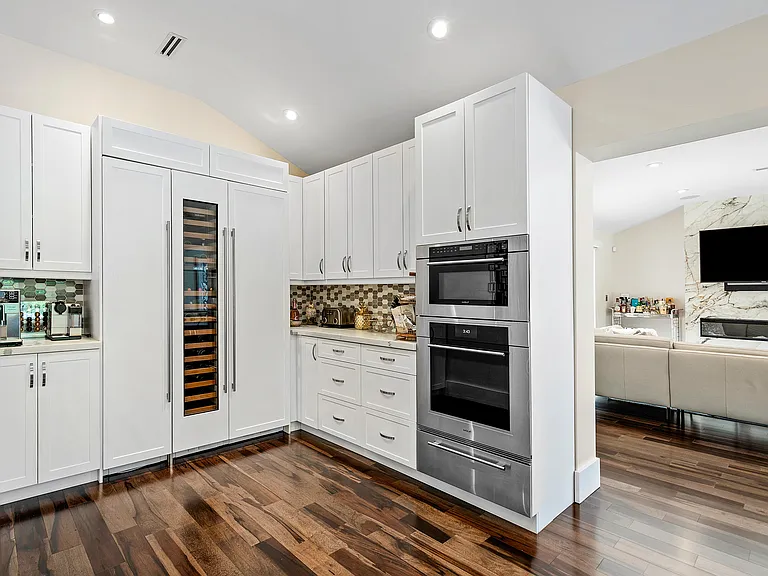 1117 Lake Dr — Photo 14