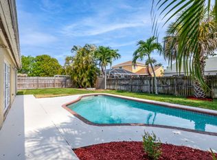 9927 Moss Pond Dr, Boca Raton, FL 33496