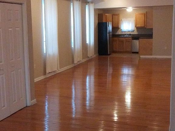 5th image of 2725 E Lehigh Ave APT 1