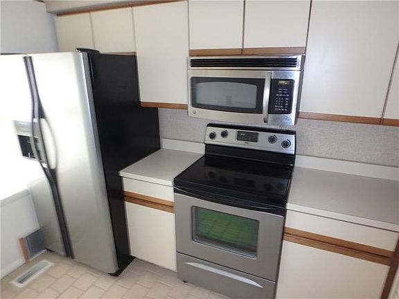 4th image of 288 Huntingdon Ave
