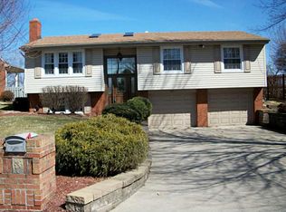 149 Conneaut Dr, Pittsburgh, PA