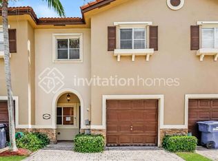 8910 SW 220th Ln, Cutler Bay, FL 33190