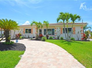 110 24th St, Belleair Beach, FL 33786