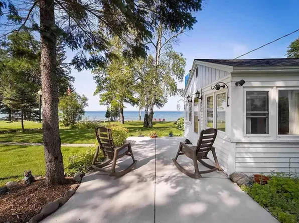 16314 Morningside Ln, Cheboygan, MI 49721
