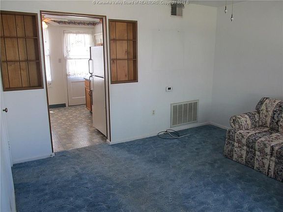 3rd image of 242 Kenna Dr