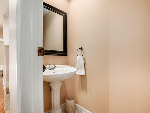 4th image of 5245 Willow Grove Pl N