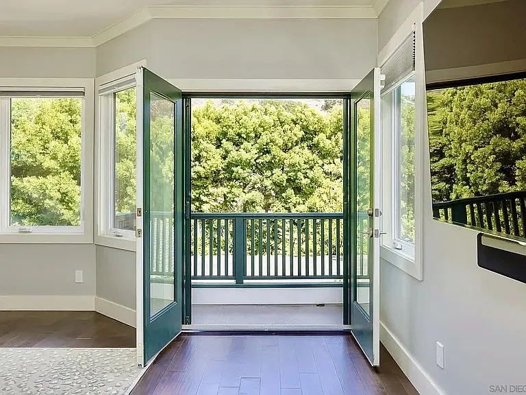 Dowling Dr — Photo 14