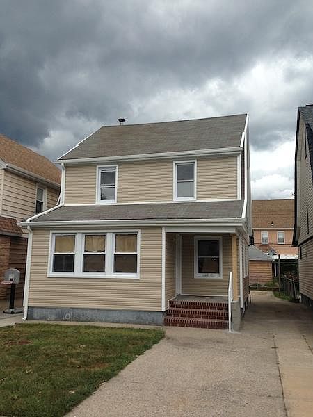 1st image of 118 Ave 221 St