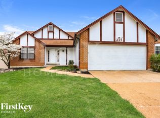 221 Brookmont Farm Ct, Ballwin, MO 63021